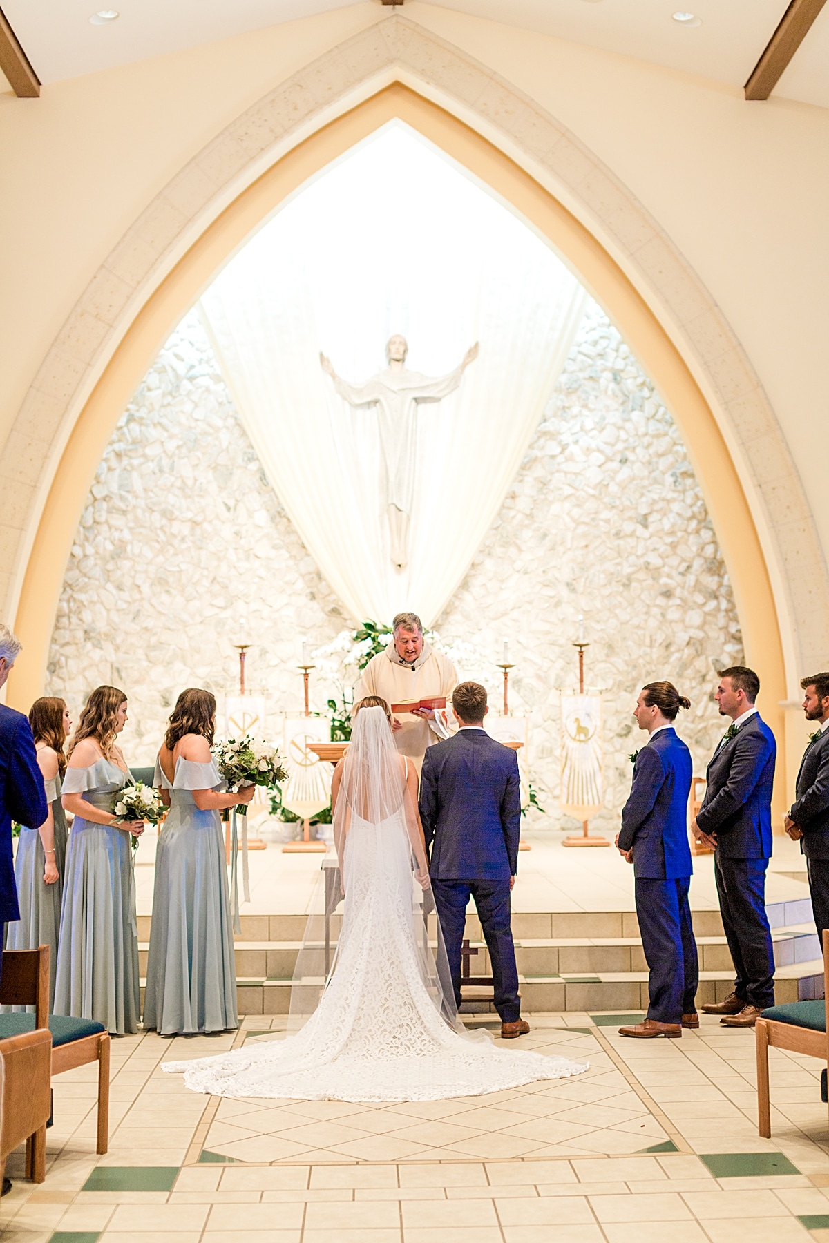 classic church wedding ceremony at holy name of jesus