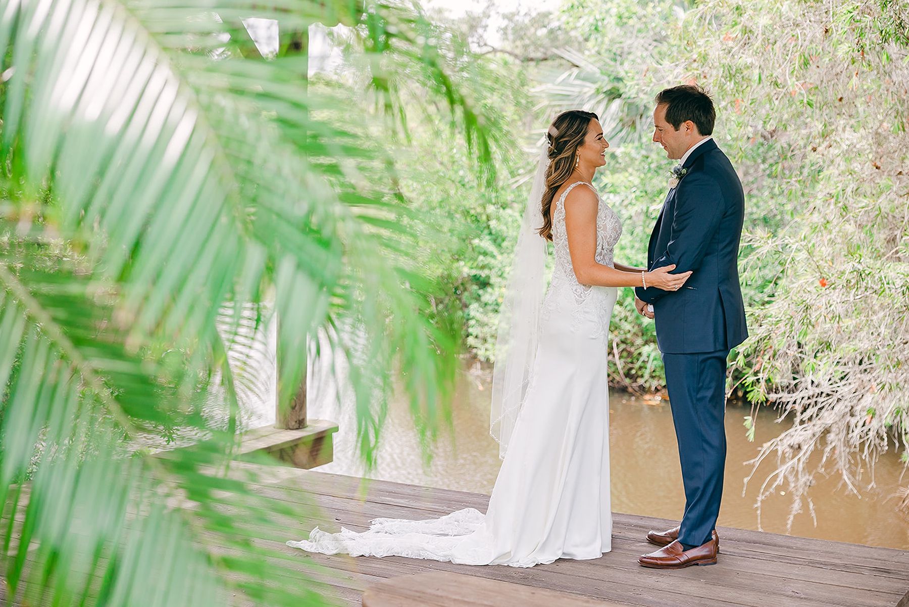 Orlando Elopement Photographer // A family wedding shoot at Moss Park